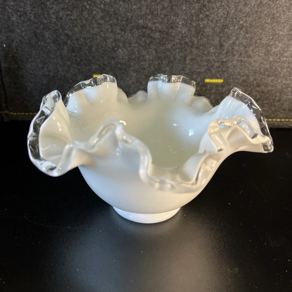 Fenton Silver‎ Crest Milk Glass 7